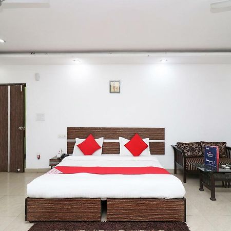 Oyo 10257 Hotel Lotus Park คูร์เคาน์ ภายนอก รูปภาพ