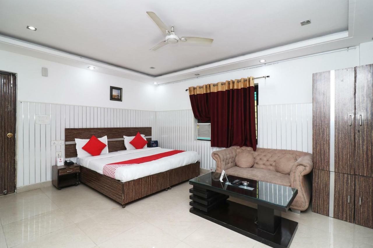 Oyo 10257 Hotel Lotus Park คูร์เคาน์ ภายนอก รูปภาพ
