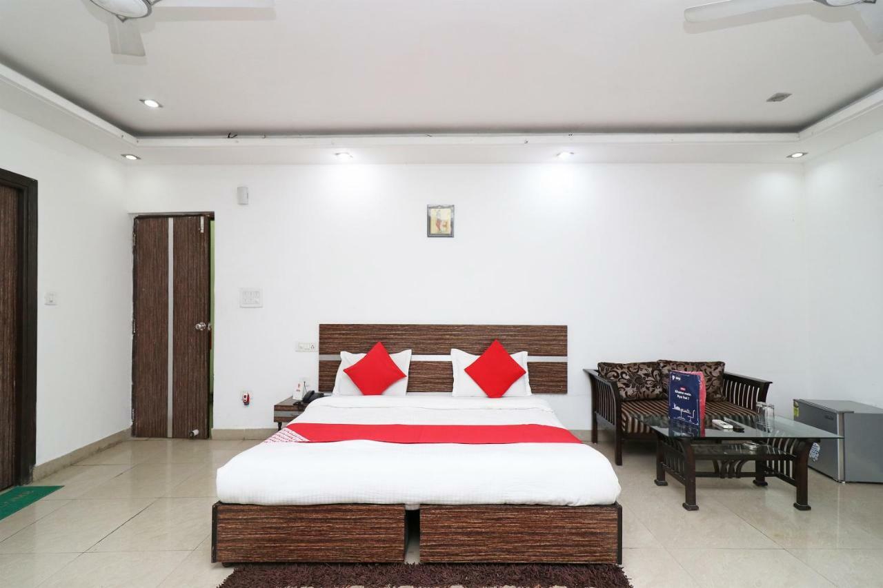 Oyo 10257 Hotel Lotus Park คูร์เคาน์ ภายนอก รูปภาพ