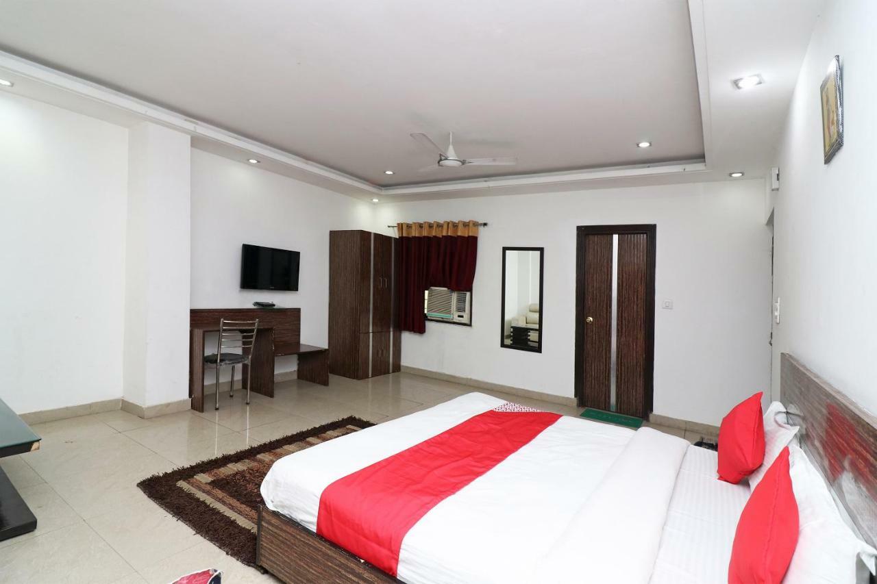 Oyo 10257 Hotel Lotus Park คูร์เคาน์ ภายนอก รูปภาพ