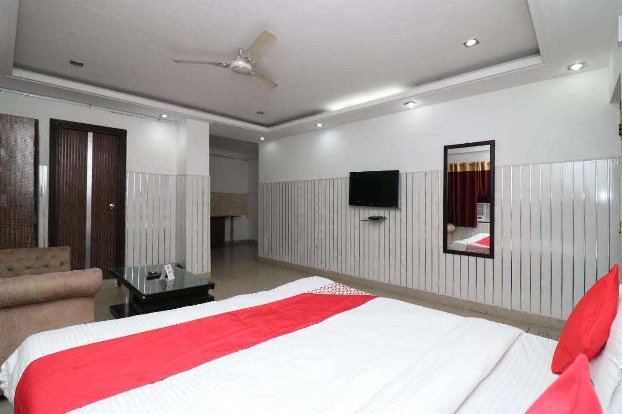 Oyo 10257 Hotel Lotus Park คูร์เคาน์ ภายนอก รูปภาพ
