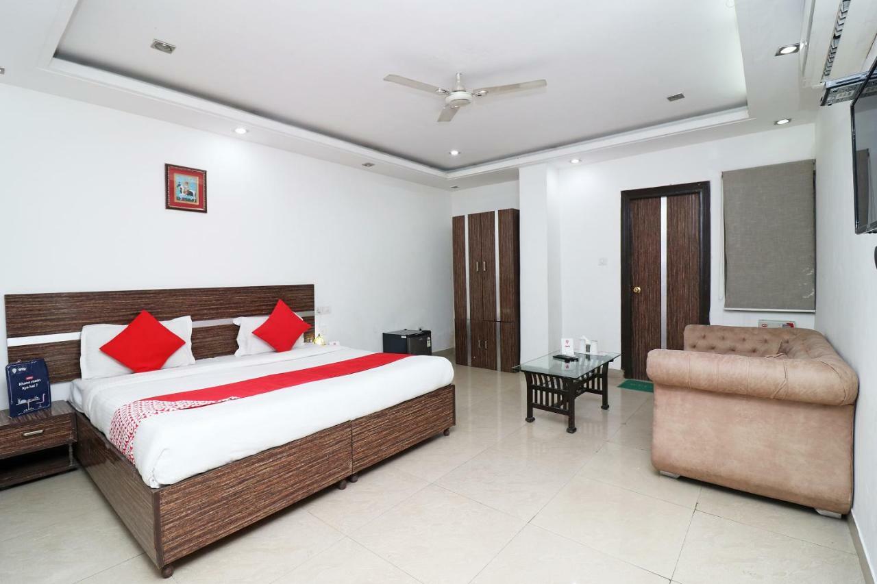 Oyo 10257 Hotel Lotus Park คูร์เคาน์ ภายนอก รูปภาพ