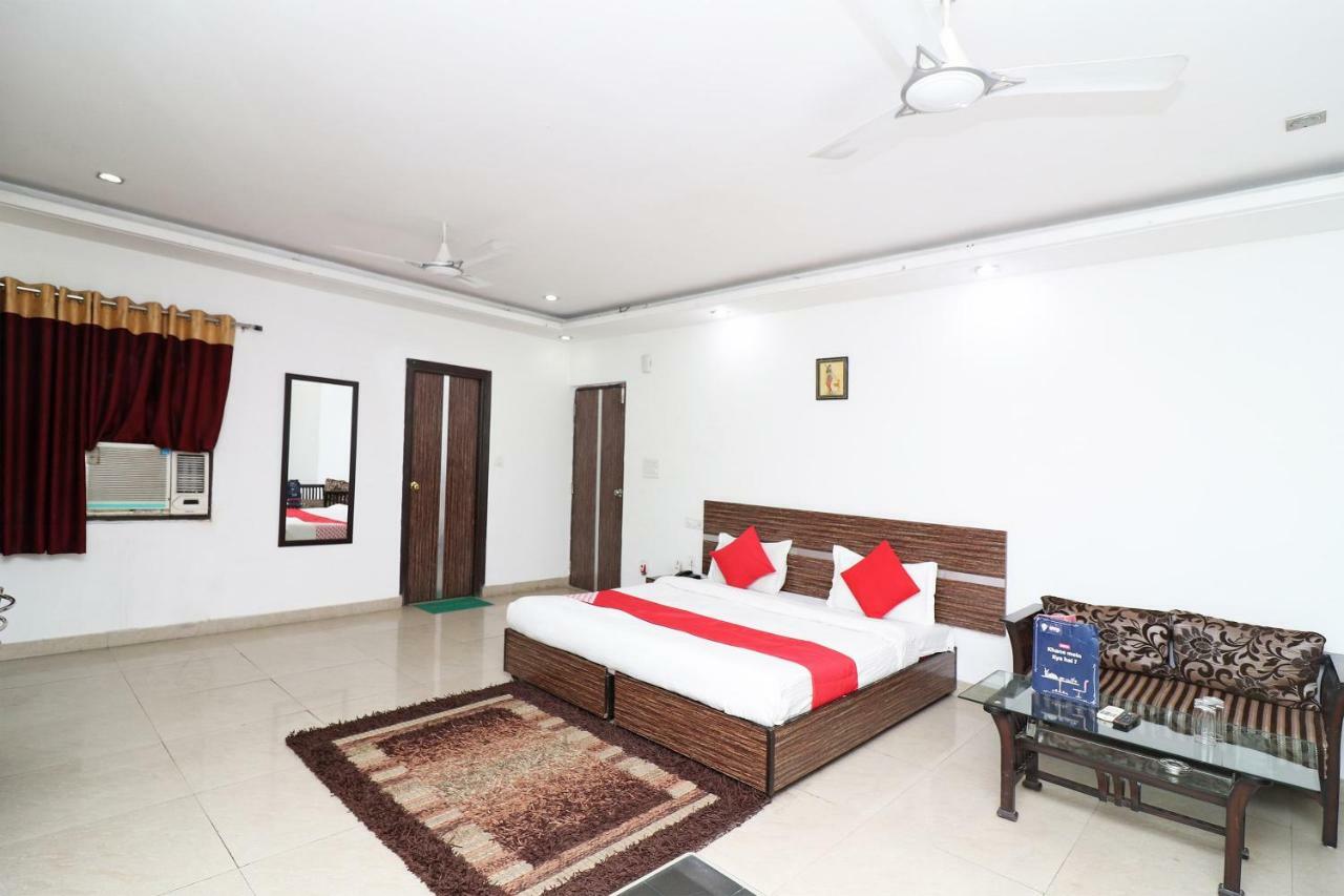 Oyo 10257 Hotel Lotus Park คูร์เคาน์ ภายนอก รูปภาพ