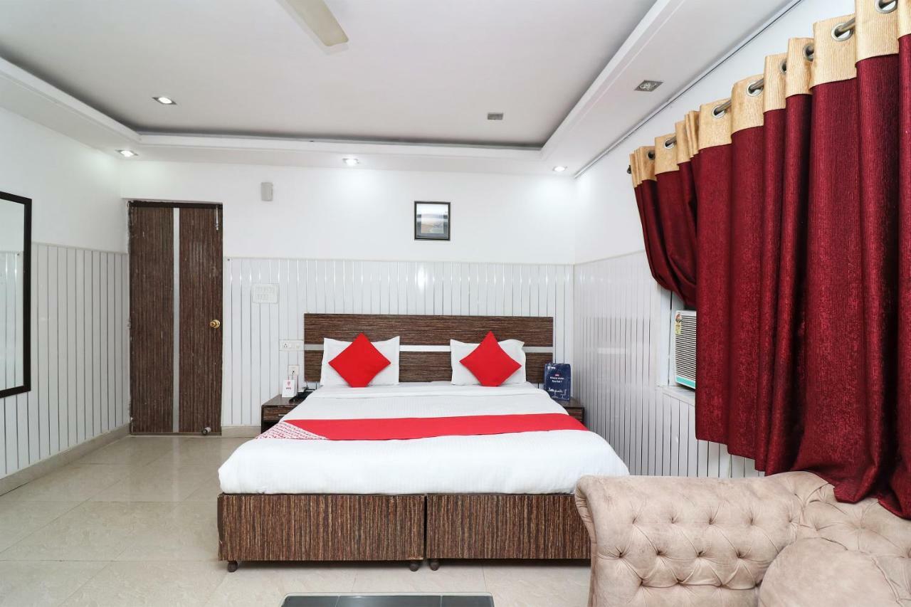 Oyo 10257 Hotel Lotus Park คูร์เคาน์ ภายนอก รูปภาพ