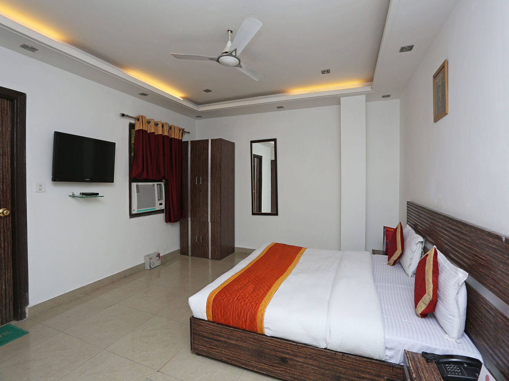 Oyo 10257 Hotel Lotus Park คูร์เคาน์ ภายนอก รูปภาพ